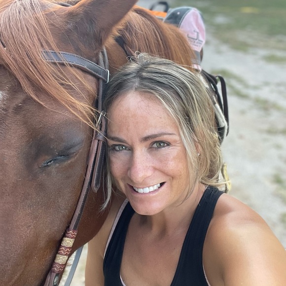 Meet your Posher, Jennifer - Picture 7 of 7